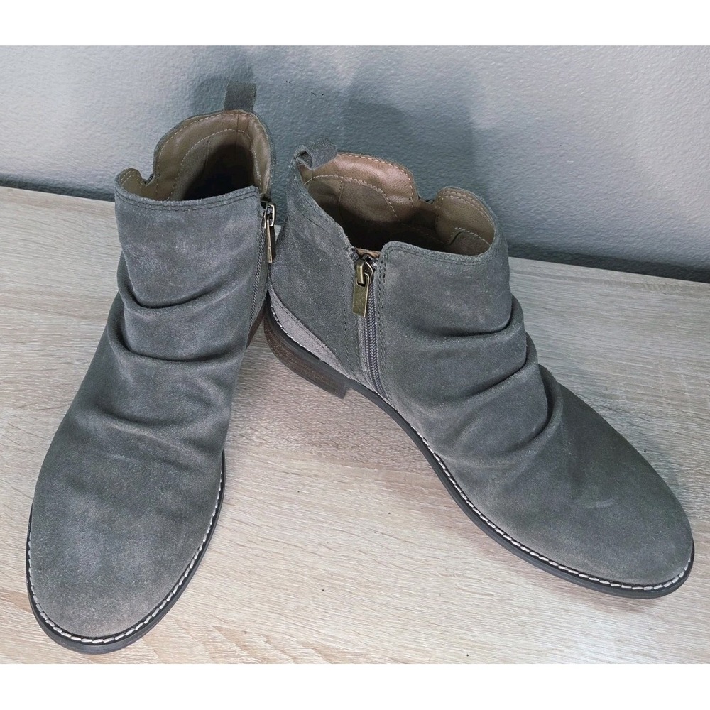 Earth Suede Ankle Boots in Gray